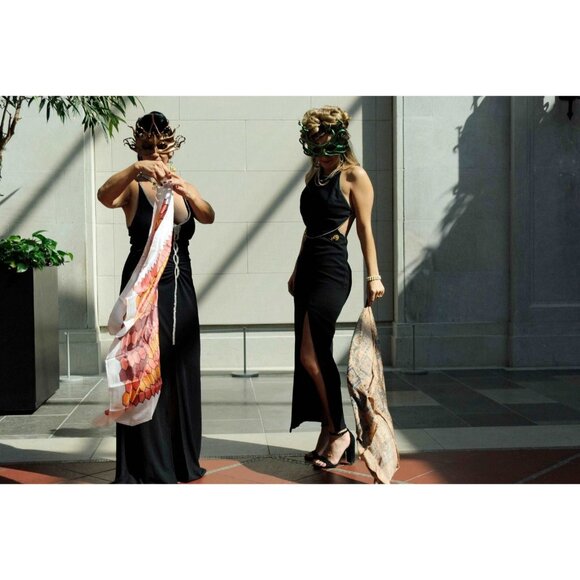 Beehive Patterned Vintage Scarf - A Buzzworthy Accent in Sustainable Fashion - Picture 6 of 6